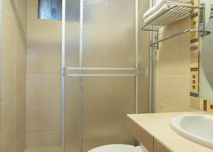 Kapac Inn Hotel 2*